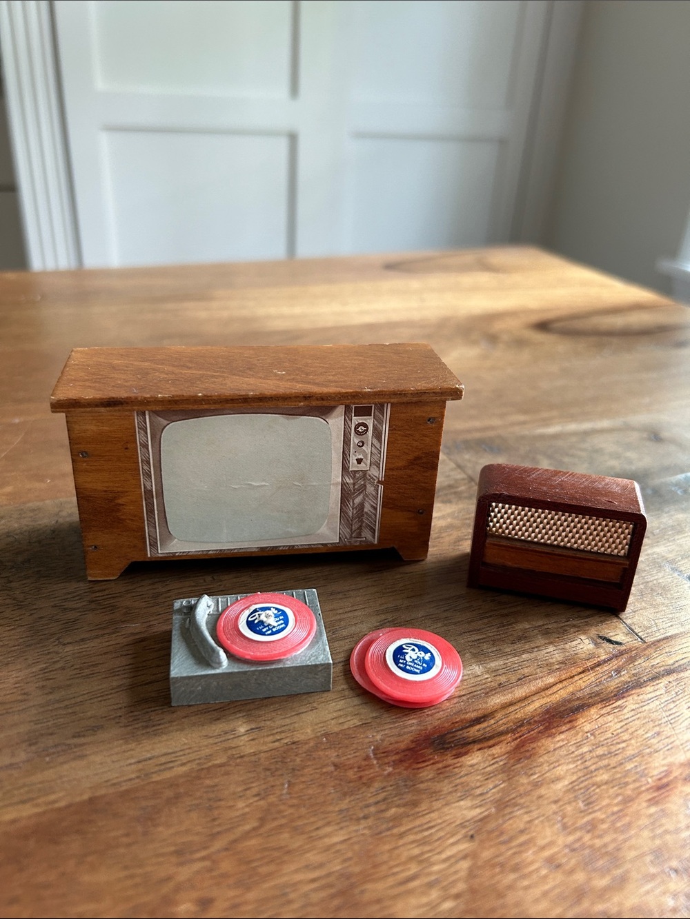 Vtg Entertainment Set, Dollhouse Furniture
